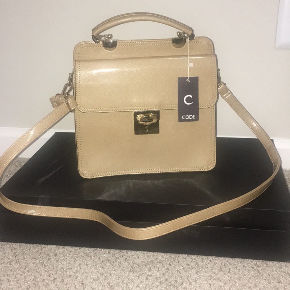 Code international handbag